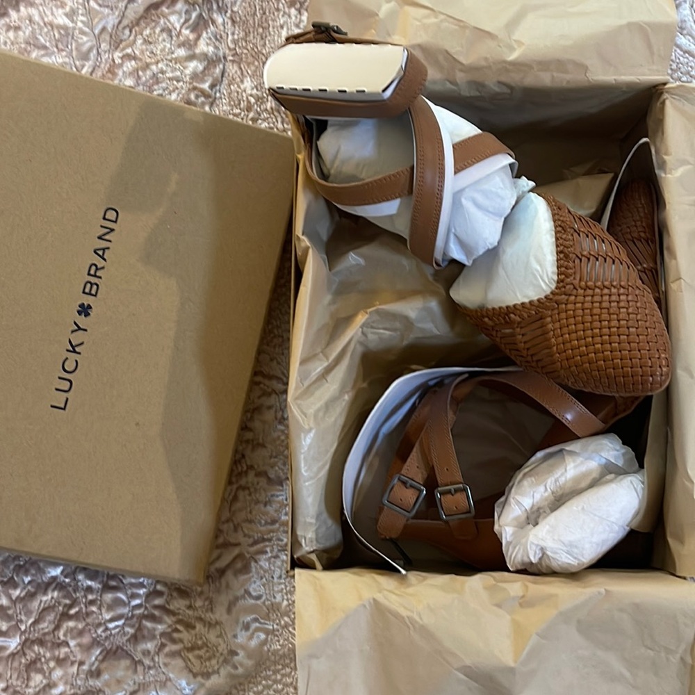 New Closed toe with chunk heels. Brown beige color. Size 9